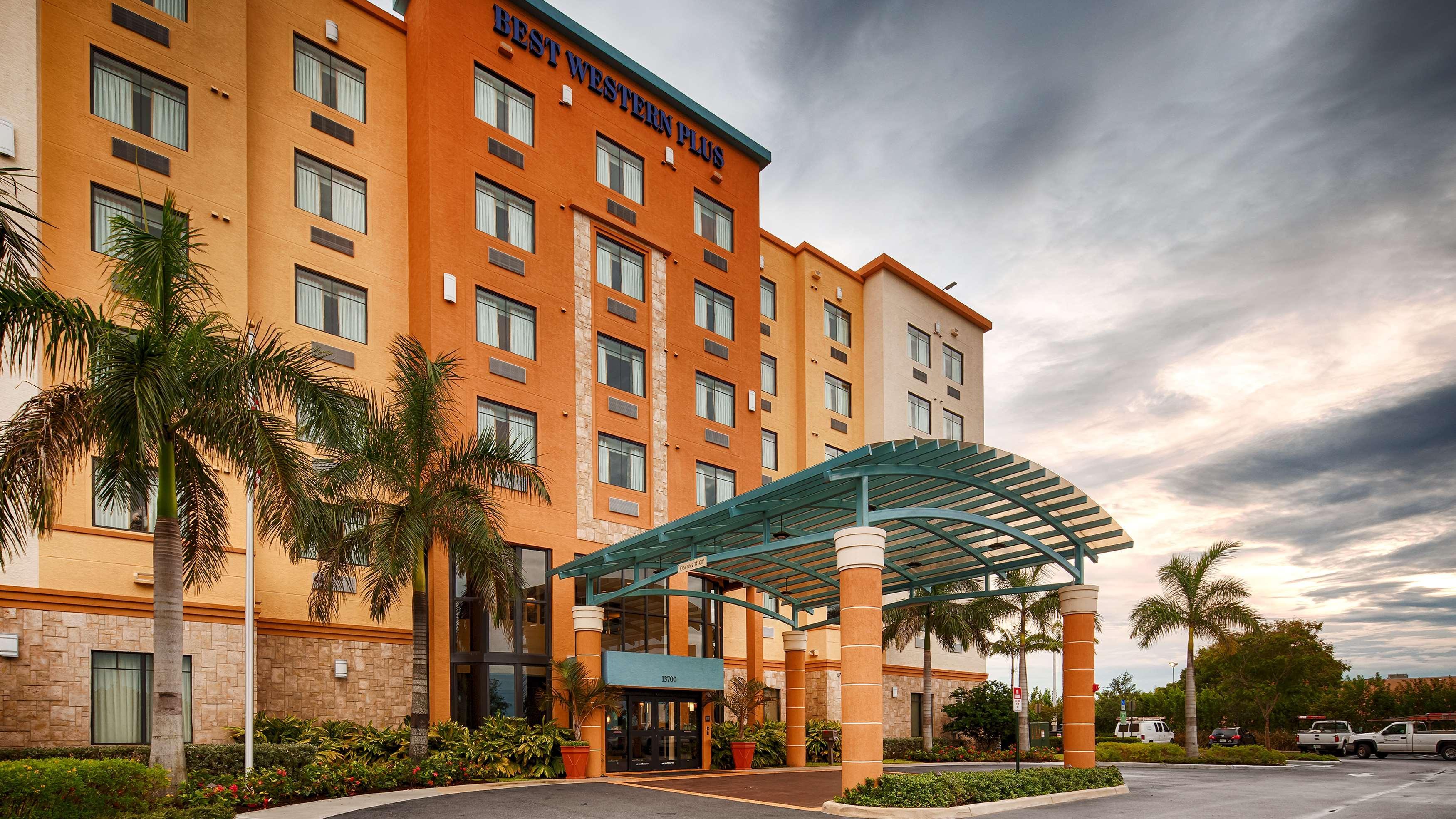 Best Western Plus Miami Executive Airport Hotel And Suites Country Walk Kültér fotó