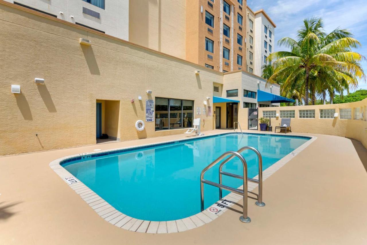 Best Western Plus Miami Executive Airport Hotel And Suites Country Walk Kültér fotó