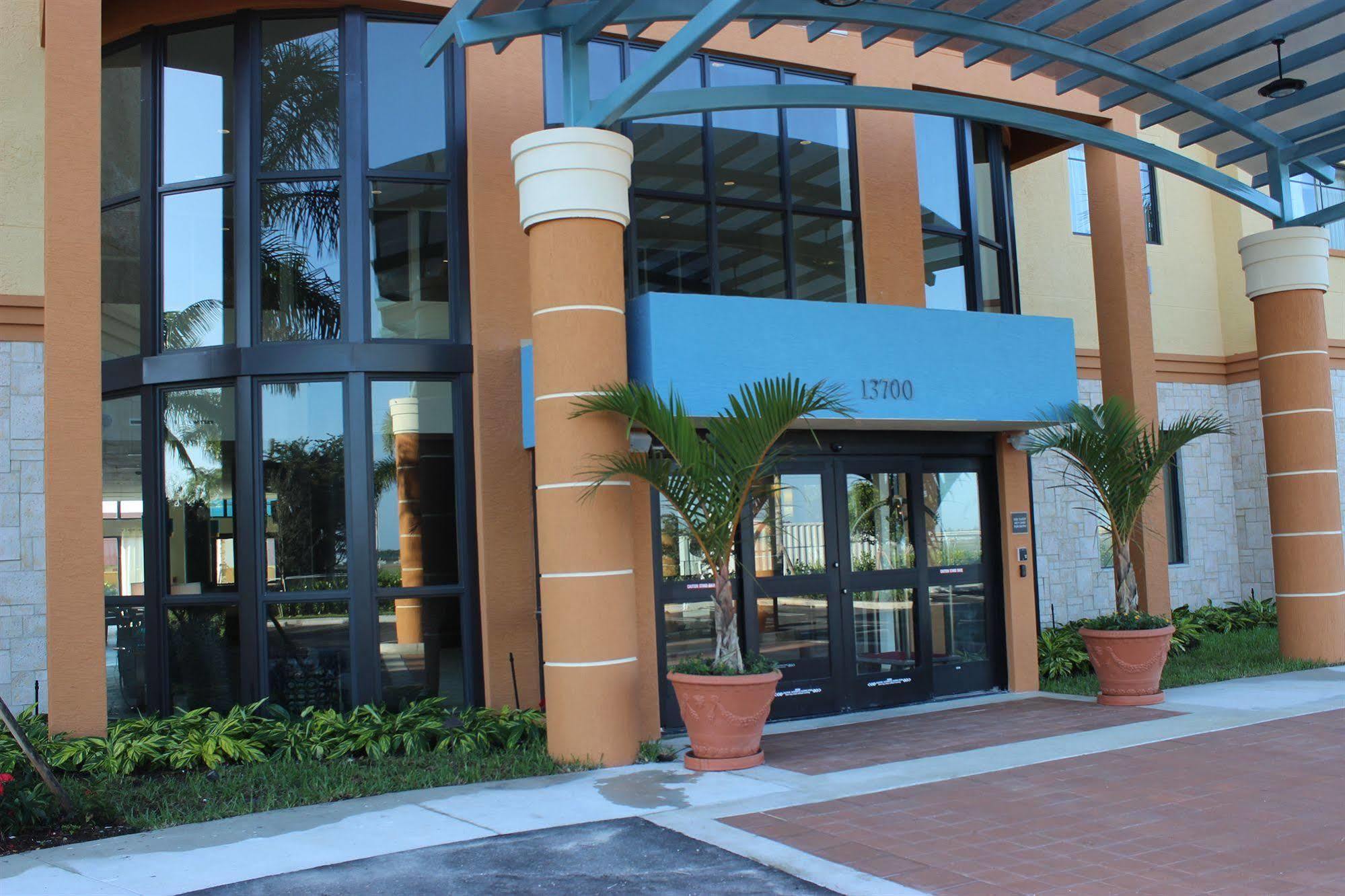 Best Western Plus Miami Executive Airport Hotel And Suites Country Walk Kültér fotó